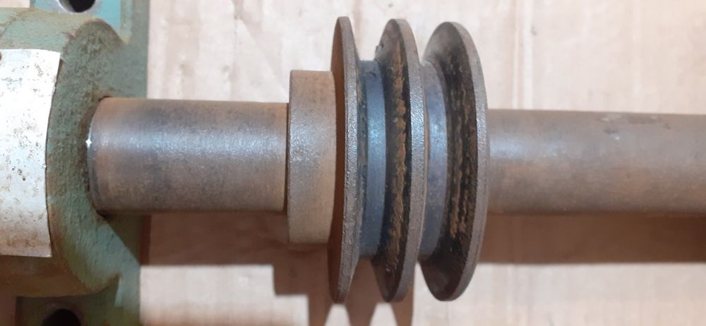 Ел.двигател 2,2kw и вал свалени от циркуляр