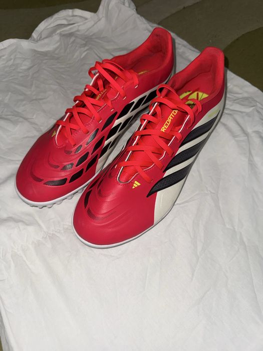 Ghete de fotbal Adidas Predator Club TF