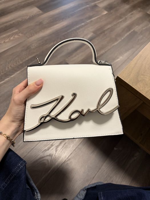 Бяла дамска чанта карл