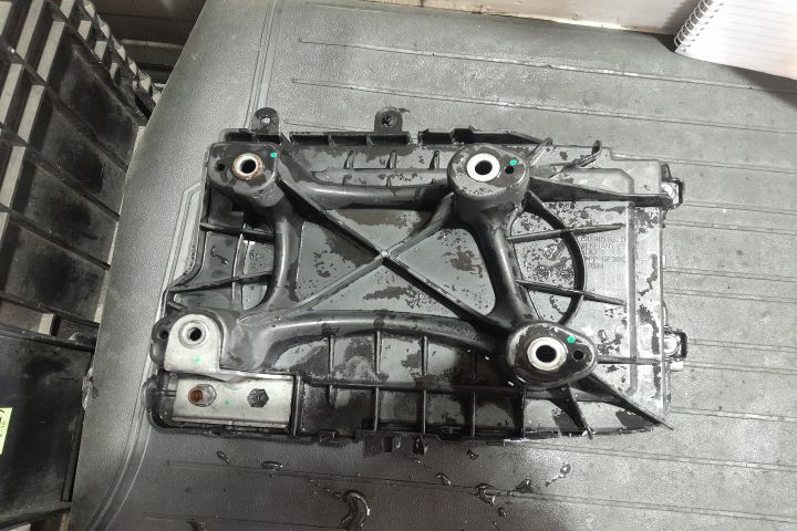 Suport acumulator 1S0915331D 1S0915331D Seat Mii prima generatie