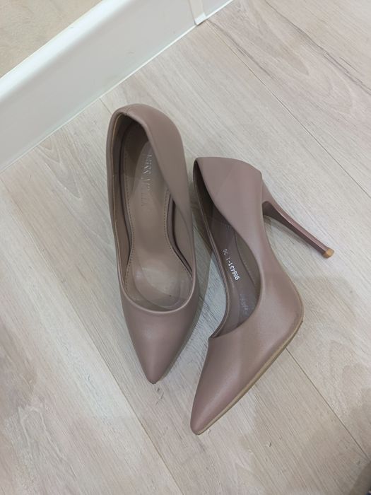 Туфли  лодочки 38 размер