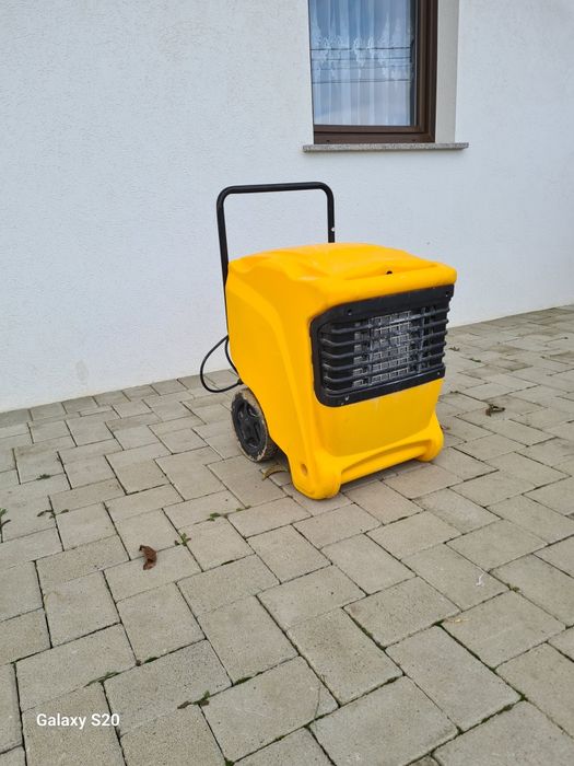 Închiriere Dezumidificator industrial , tun caldura,aeroterme electrice pentru renovări sau încăperi care au nevoie să  fie eliberate de umiditate