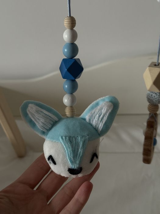 Монтессори-стойка с погремушками