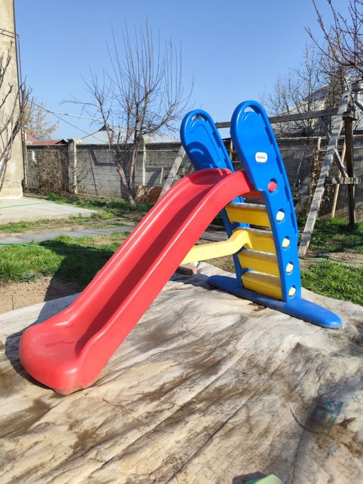 Детская пластмассовая горка