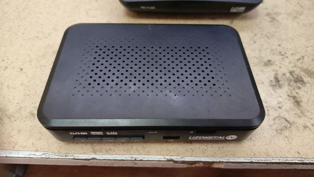 Uzdigital tyuner yahshi holatda