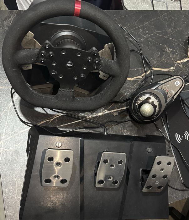 Продам игровой руль Artplays V1200Pro