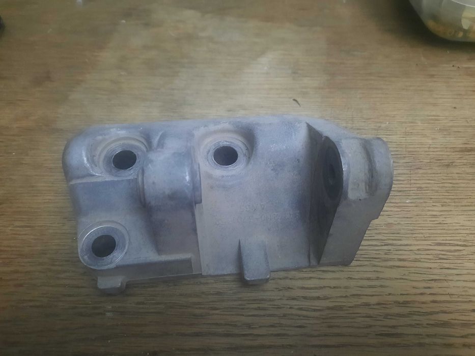 Крепеж генератора 21 10 - 21 12