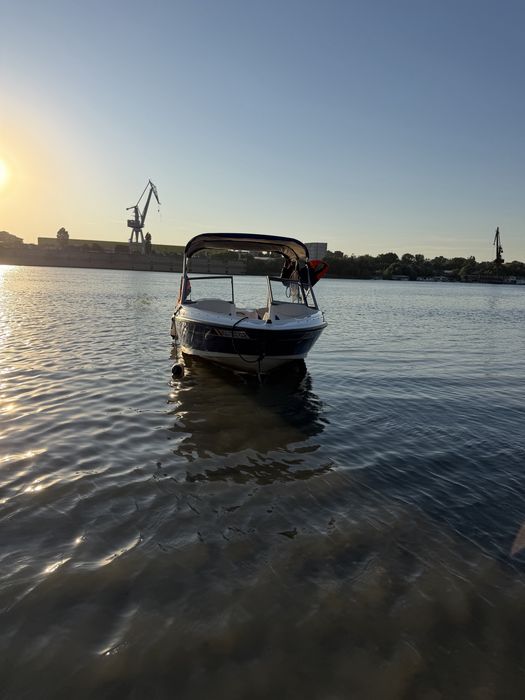 Bayliner 175 Bowrider – 2008 + Peridoc inclus