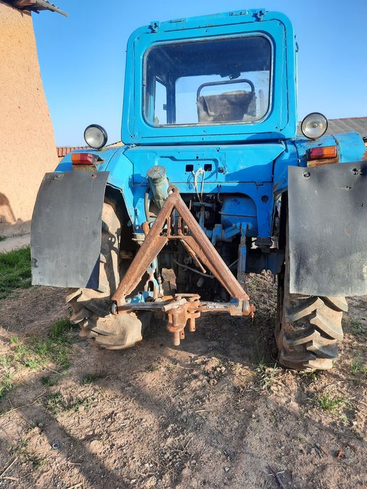 Traktor 80 sotiladi