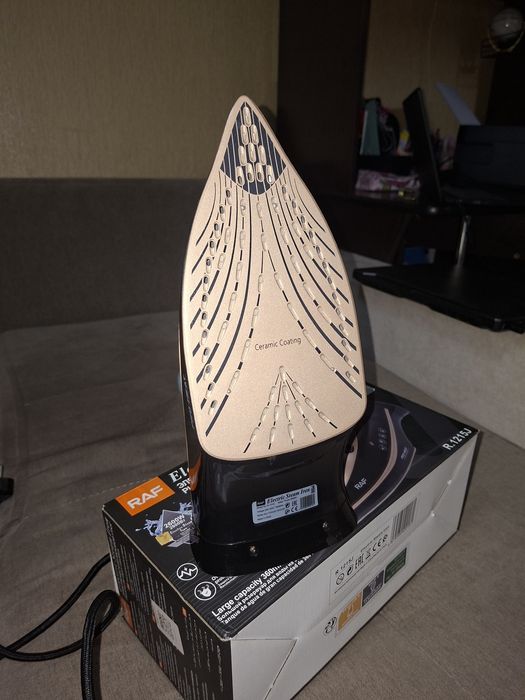 Утюг фирма Raf с мини доской