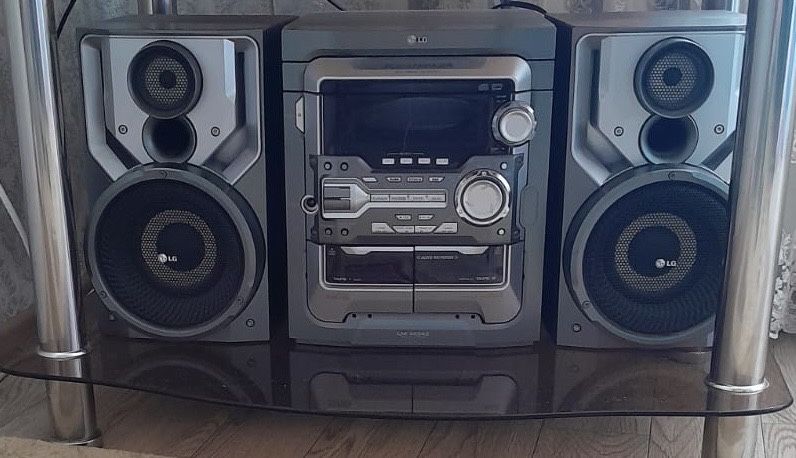 Музыкальный центр LG