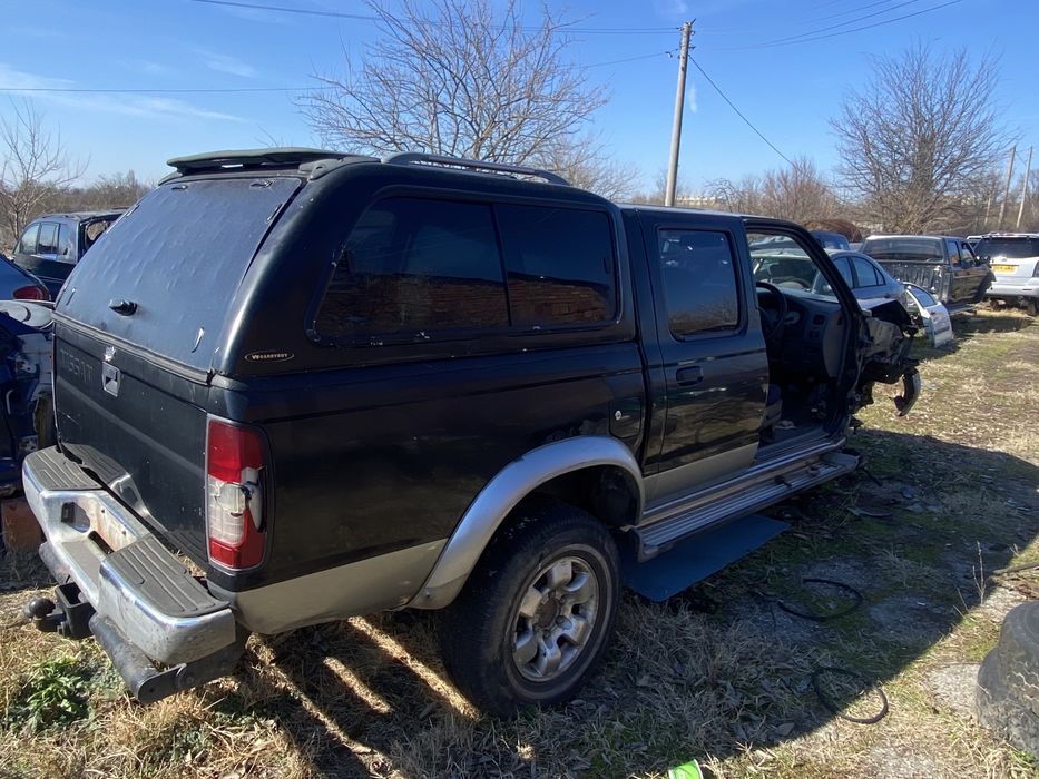 Nissan Navara PikUp King cap 2.5 103 коня 2002 година на части