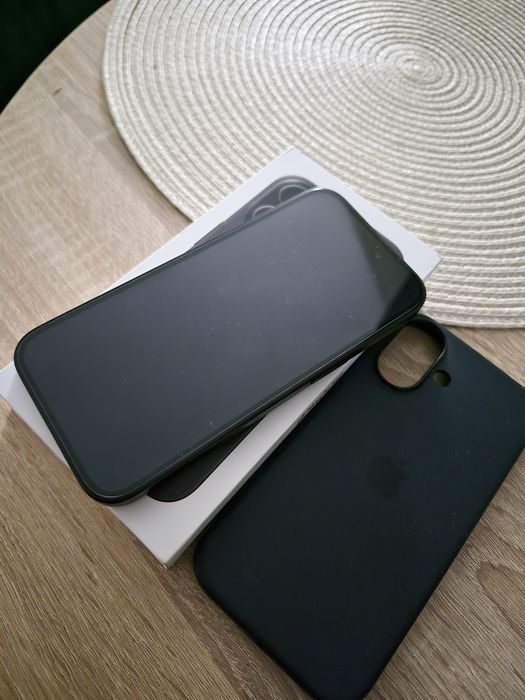 Vand Iphone 16 ca nou