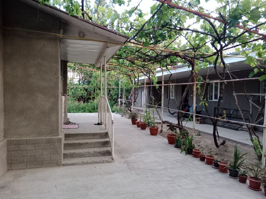 2та яахши уйлар яахши жойда Бустонлик туман 2 бригада мактаб яахин