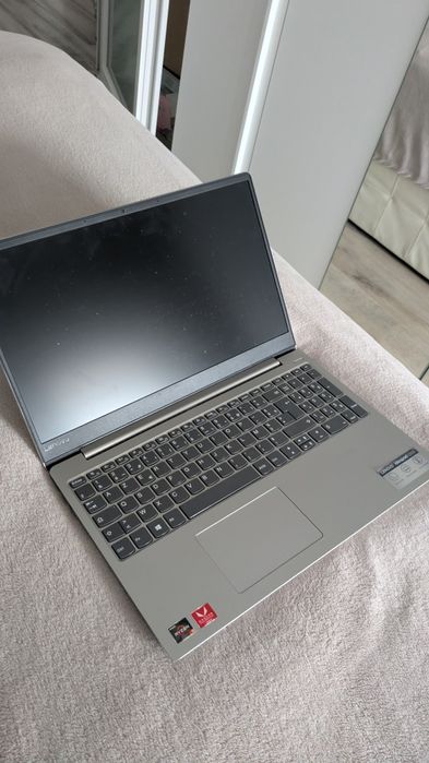 Ideapad 330S-15ARR Ryzen 3 2200U DEFECT