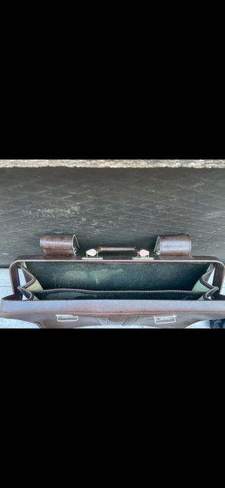 Продам портфель  в отличном состоянии