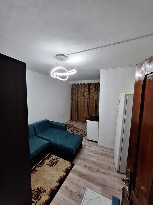 Inchiriez camera zona Jumbo