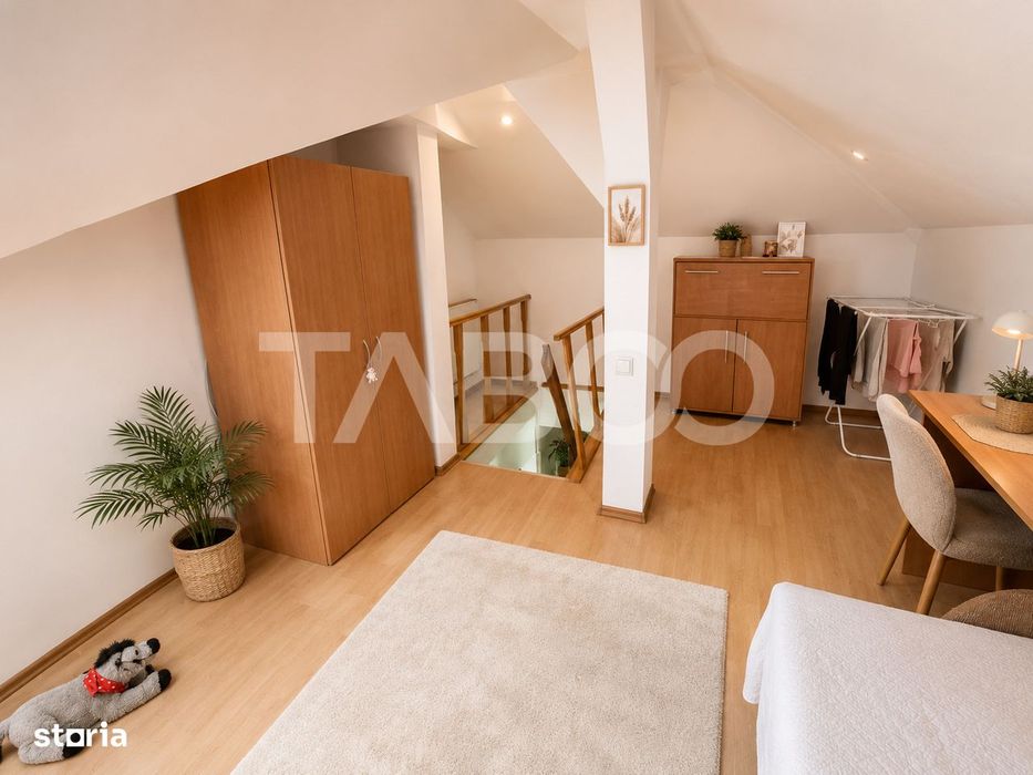 Apartament cu 3 camere de vanzare - mansarda Vasile Aaron - intabulata
