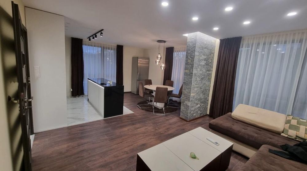 Дава се под наем Тристаен апартамент в София, Малинова долина - 120 кв.м за 925 € - Снимка #1