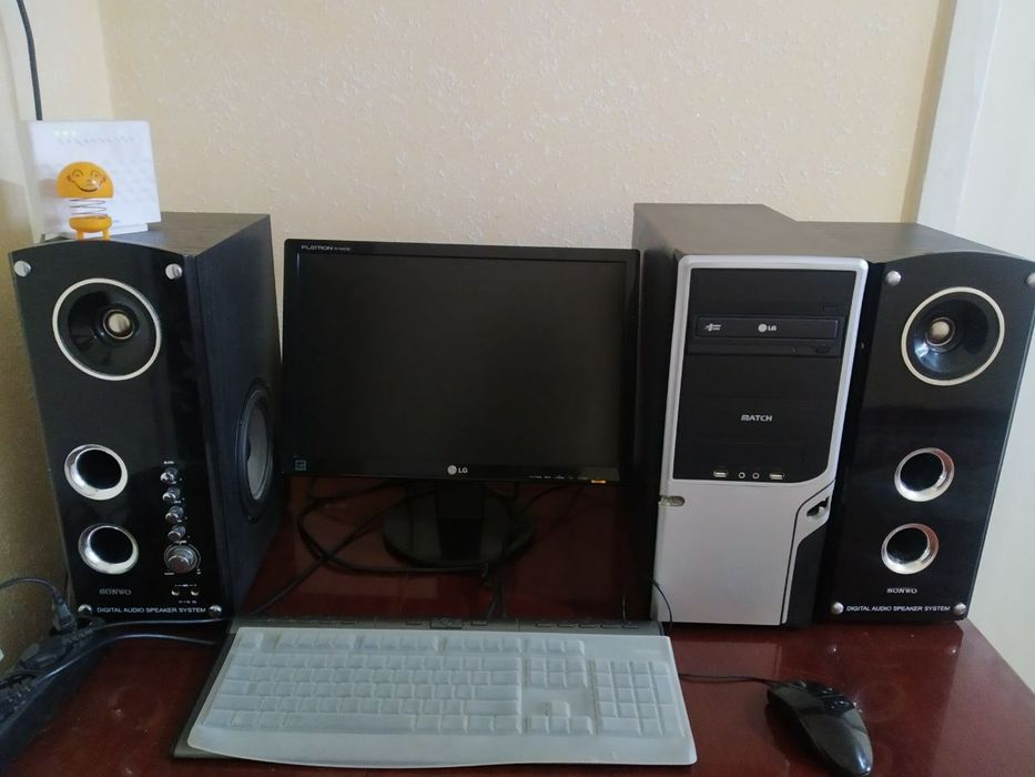 Kompyuter LG monitor 19