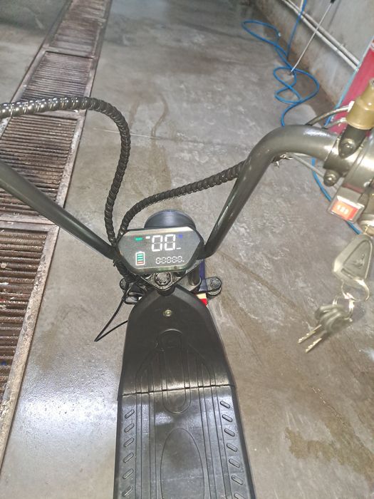 Vand Scuter electric