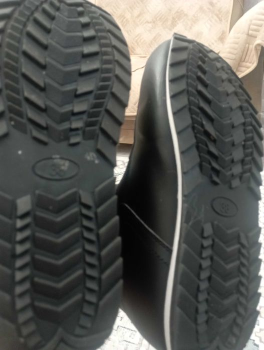 Сапоги на мальчика 37 р