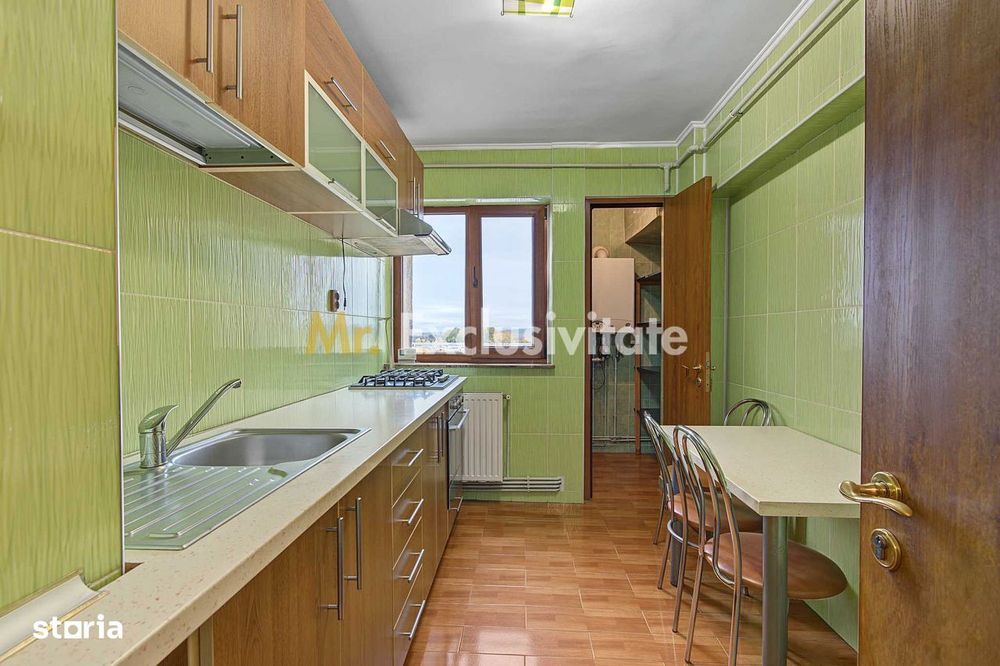 Apartament cu 3 camere decomandat etaj intermediar