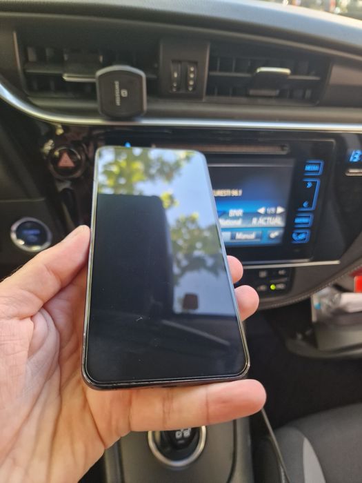 Vand SAMSUNG GALAXY S22 PLUS 128GB negru impecabil ,