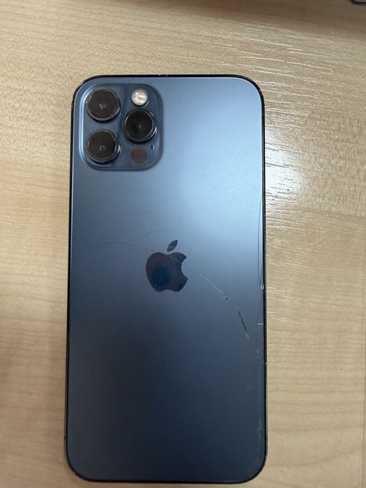 продаю Iphone 12 pro 128гб