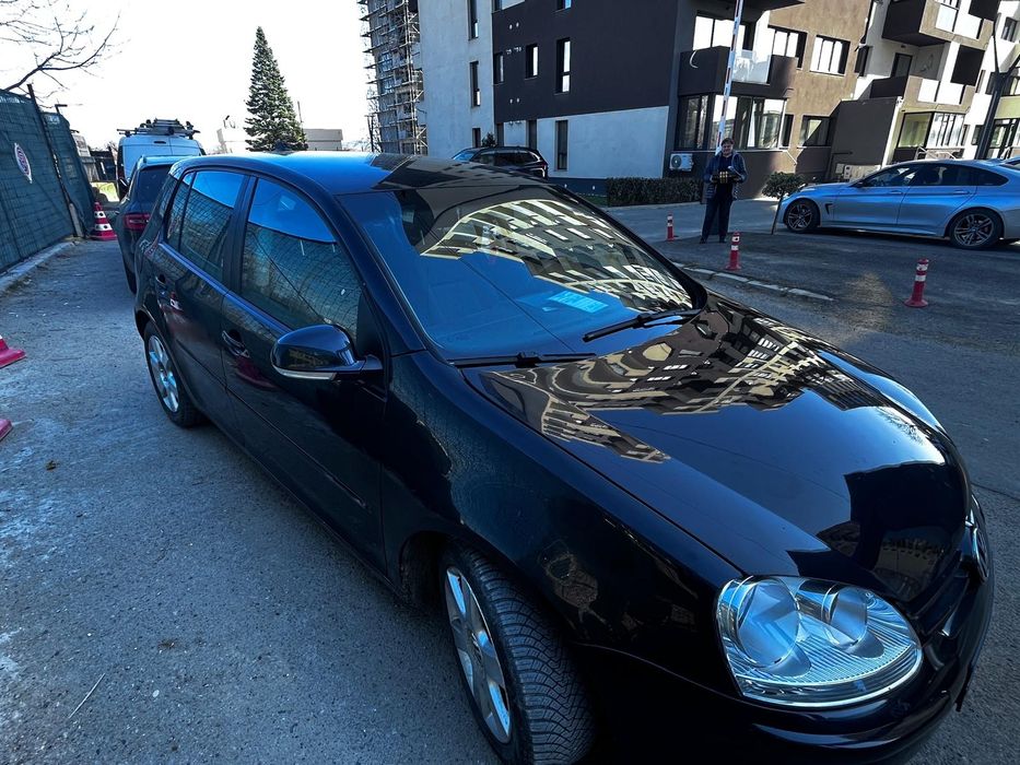 Vând Volkswagen golf 5