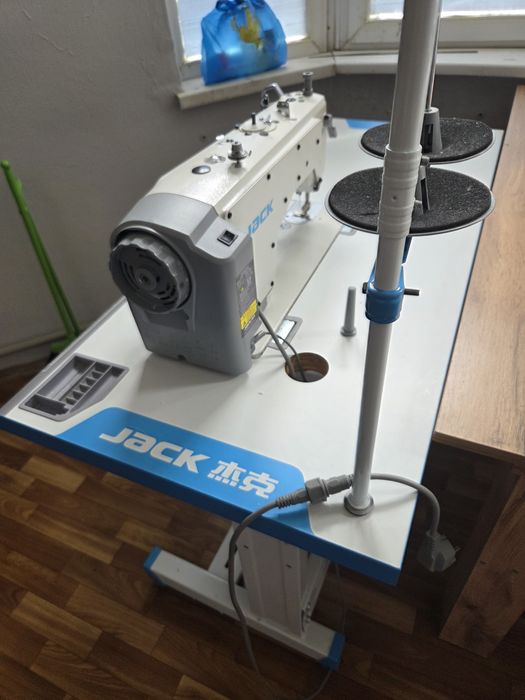 Продаёться шв.машина F 5
