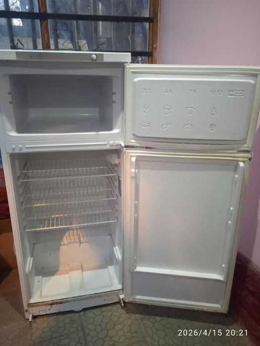 Холодильник Indesit