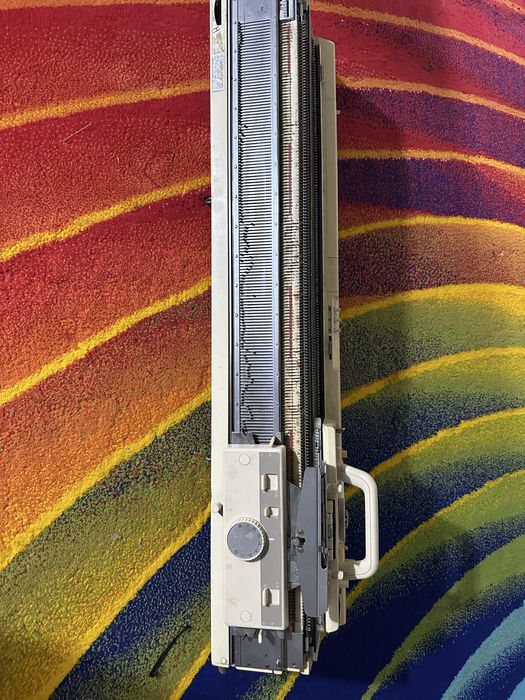 вязальная машинка продается