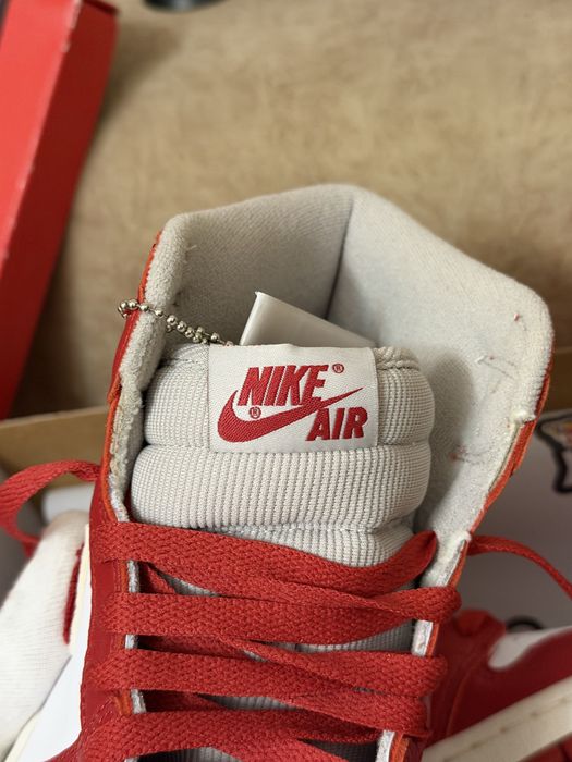 Оригинальные Nike Air Jordan 1 High OG 'Newstalgia Chenille'