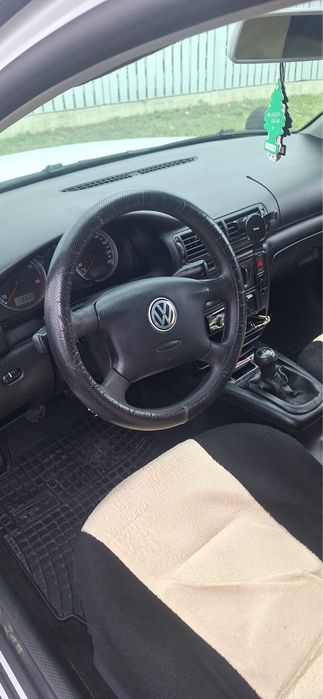 Vand auto  wolzvaghen pasat