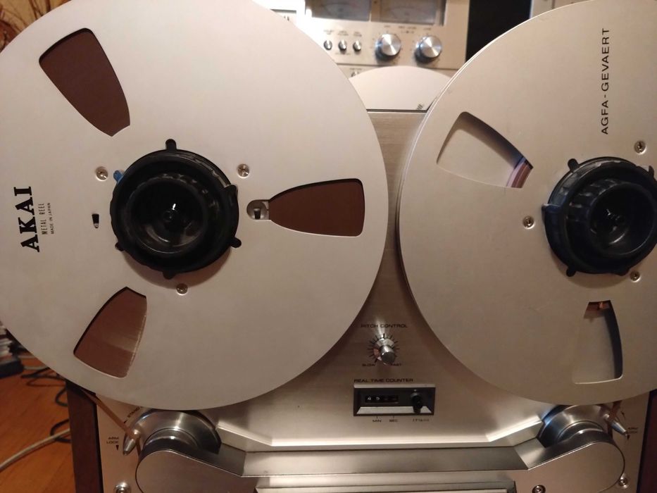 AKAI GX-635DB Auto Reverse/ 6-Head/cu Role si Adaptoare