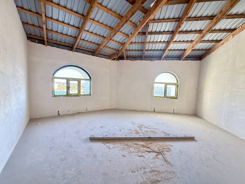 Корасу-3-мавзе. 11-а уй,  9-этаж+мансарда 150.41 кв. Хонадон сотилади.