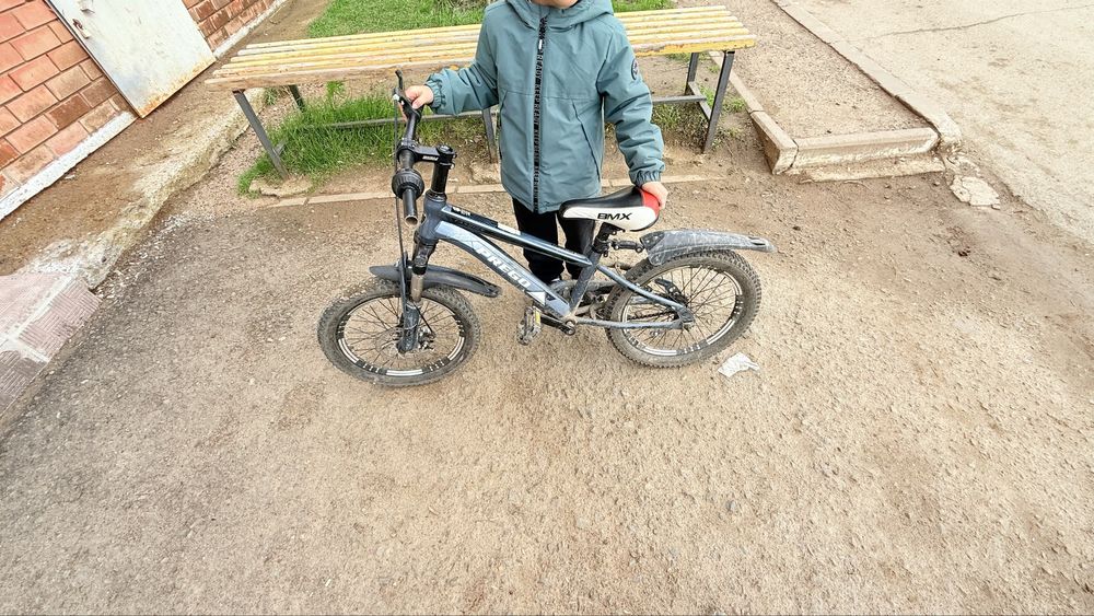 Продам детский велосипед для ребёнка 6–7 лет.