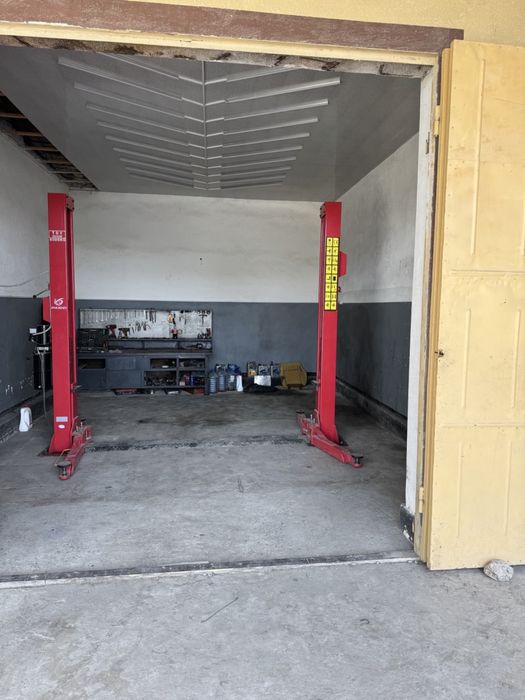 Choyxona va avtotexxizmatlari sotiladi