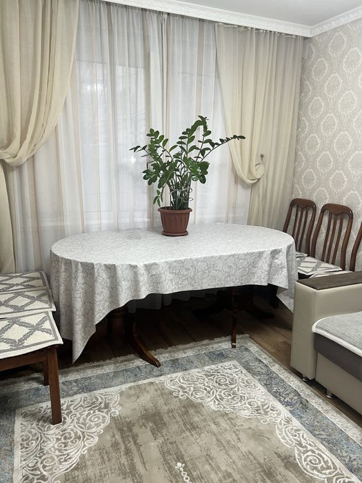 Стол и стулья, комплект