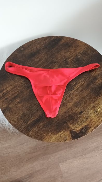 Vând slip de baie  plaja tanga  pt barbati