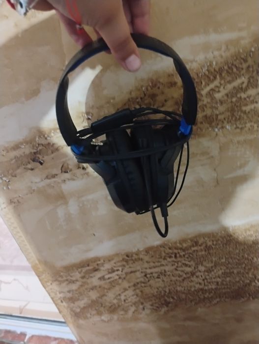 Чисто нови слушалки кабел е един метър с микрофон