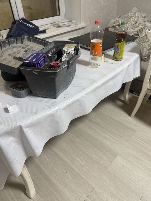 Стол со стульями