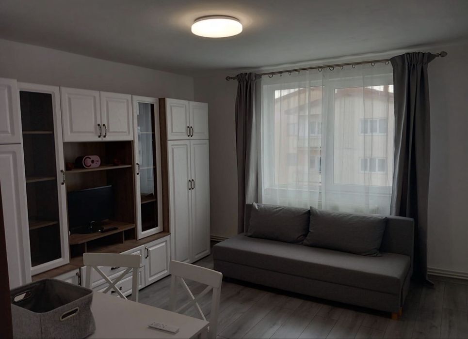 Inchiriez garsoniera