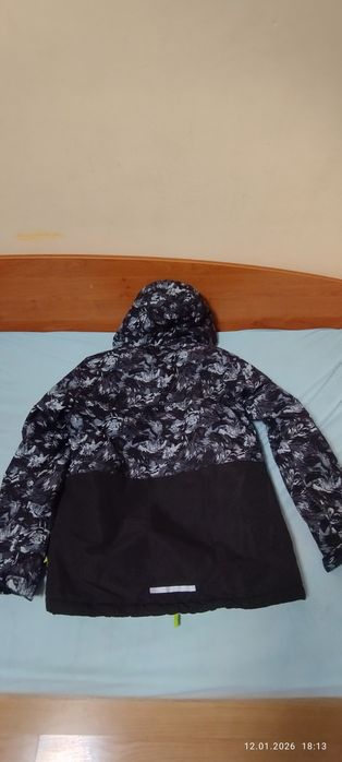 Яке за сноуборд и ски