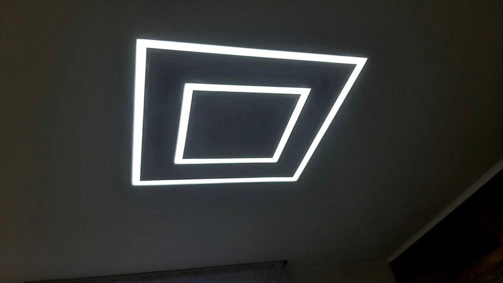 Натяжные потолки от 1500 тг за м2.  Клеим галтели