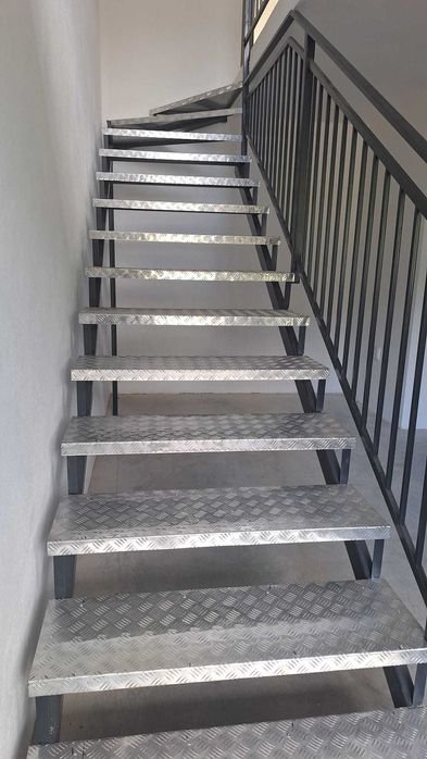 Hala de inchiriat in Luna de Sus