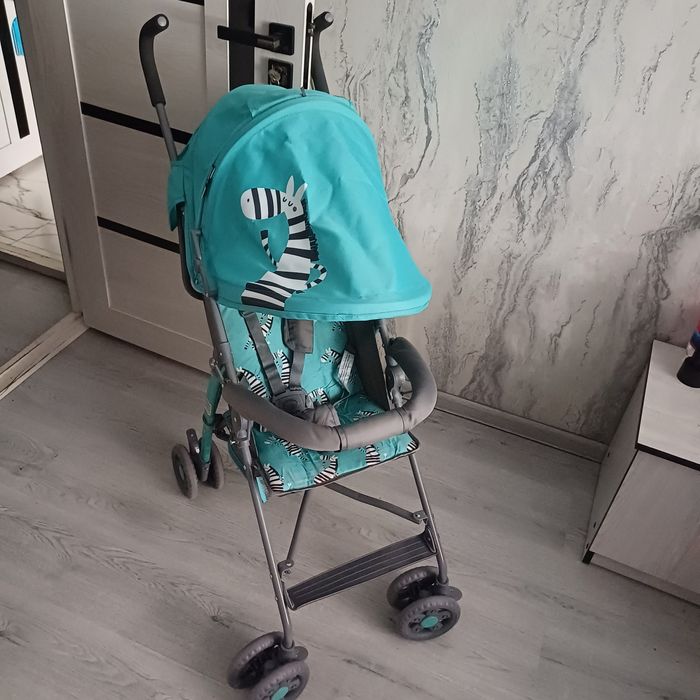 Продаётся прогулочная коляска трость