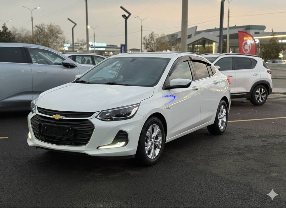 Chevrolet Onix Premier 2