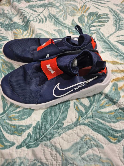 vând adidasi Nike marimea 39 pt baieti
